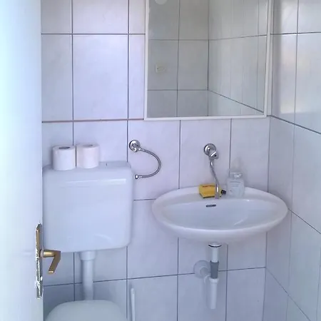 Seaside Secluded Cove Virak, Hvar - 4035 Appartement Gdinj